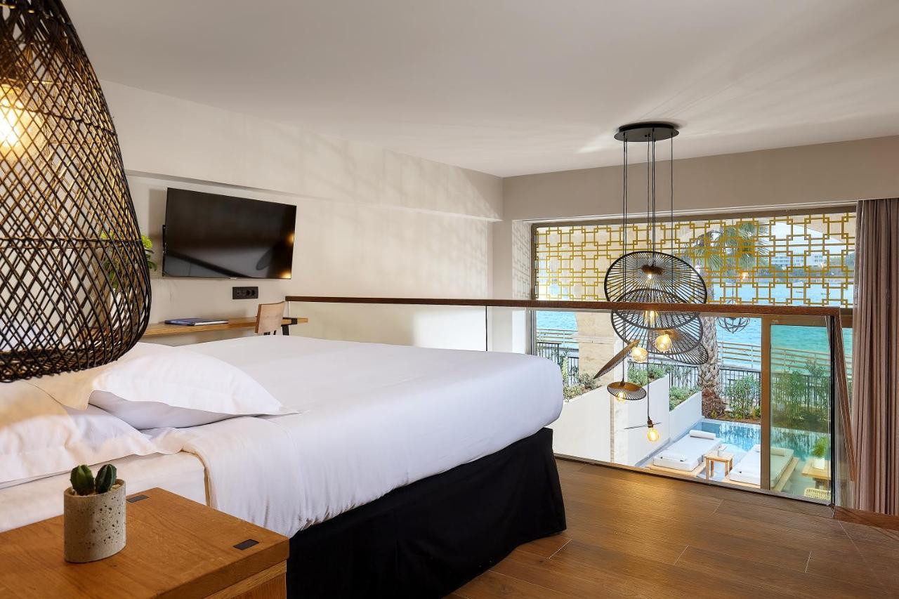 Castello Infinity Suites - Adults Only อาเยีย เปลาเยีย ภายนอก รูปภาพ
