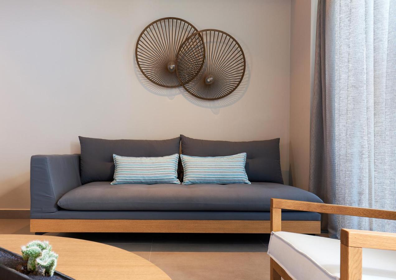 Castello Infinity Suites - Adults Only อาเยีย เปลาเยีย ภายนอก รูปภาพ