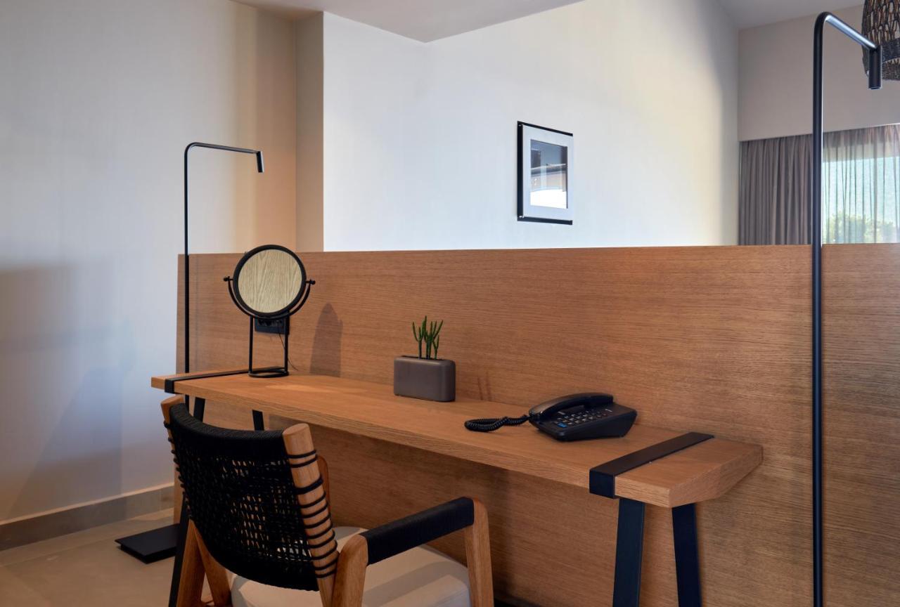 Castello Infinity Suites - Adults Only อาเยีย เปลาเยีย ภายนอก รูปภาพ